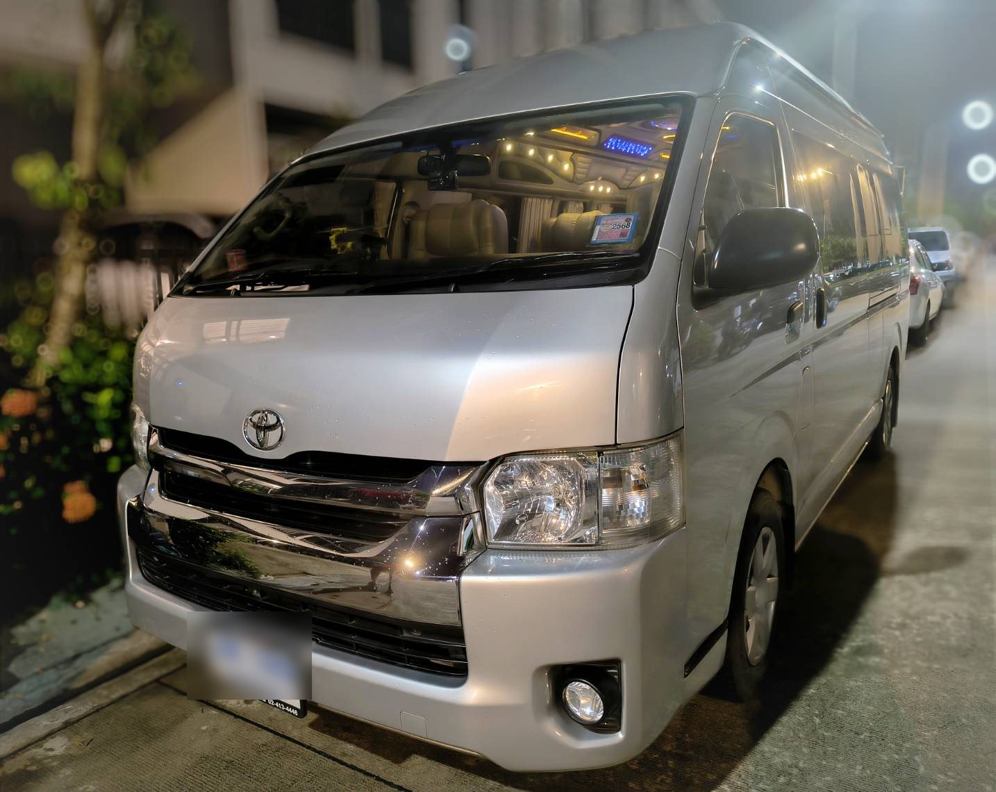 รถตู้ VIP โฉมเดิม